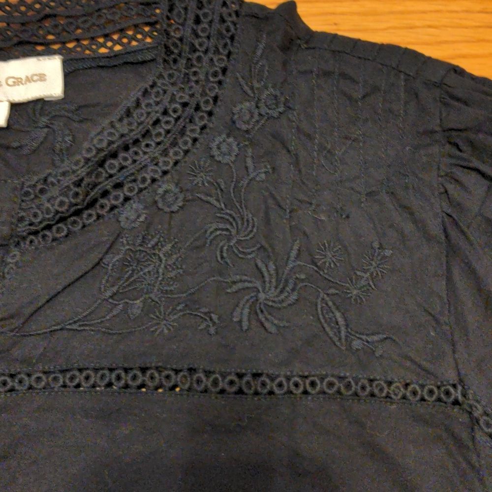 Anthropology Jennifer & Grace Black Lace embroidery Button-Up Top size XL
